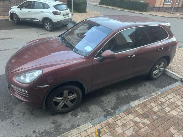 2011 Porsche Cayenne II (958), коричневый, 2200000 рублей