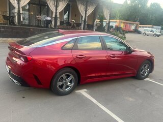 2020 Kia K5 III, красный, 1950000 рублей, вид 5