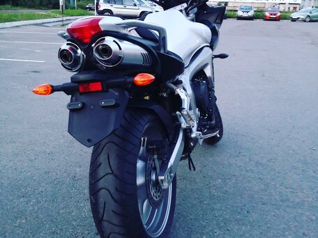 2009 Yamaha FZ6, серебристый, 800000 рублей, вид 1