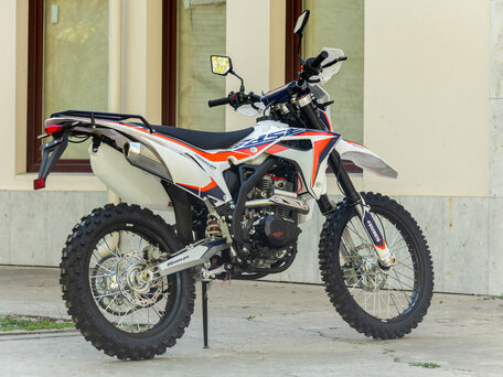 2023 BSE Z6, оранжевый, 245000 рублей, вид 4