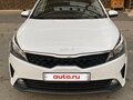 2022 Kia Rio IV Рестайлинг, белый, 1300000 рублей - вид 2