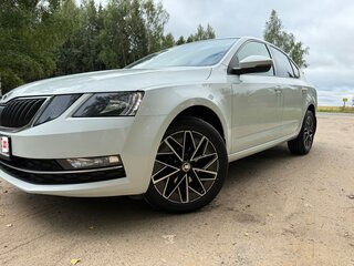 2018 Skoda Octavia III (A7) Рестайлинг, белый, 1799999 рублей, вид 1