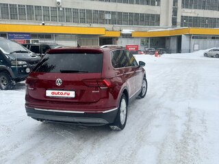 2018 Volkswagen Tiguan II, пурпурный, 2900000 рублей, вид 5