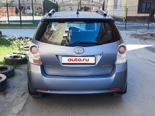 2012 Toyota Verso I, серый, 1500000 рублей, вид 4