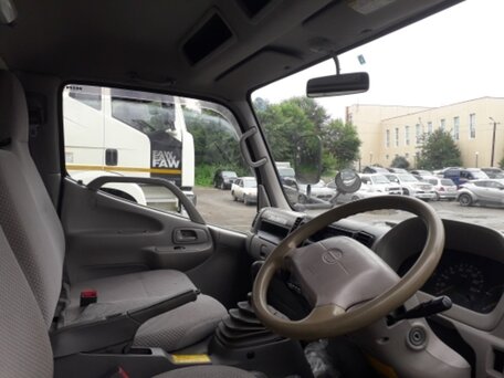 2004 Hino Series 300 (Dutro), белый, 2500000 рублей, вид 5