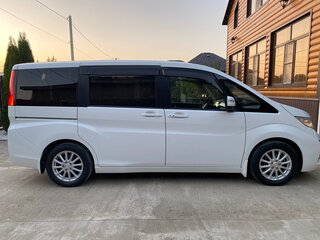 2015 Honda Stepwgn V, белый, 1695000 рублей, вид 5