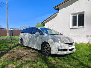 2009 Toyota Wish II, белый, 975000 рублей, вид 3