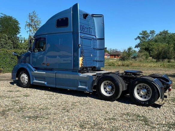 2003 Volvo VNL, синий, 3500000 рублей - вид 22