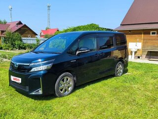 2019 Toyota Voxy III (R80) Рестайлинг, синий, 1690000 рублей, вид 2