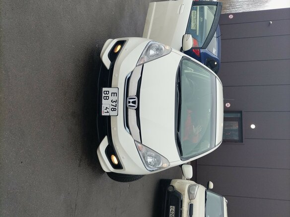 2014 Honda Fit Shuttle I Рестайлинг, белый, 1100000 рублей - вид 13