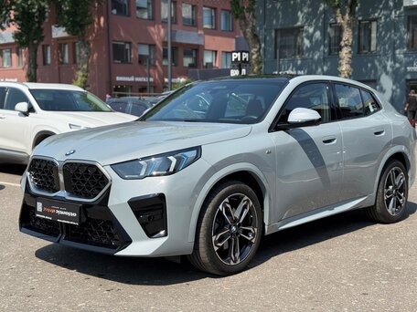 2026 BMW X2 xDrive25i II (U10), серый, 5840000 рублей, вид 2