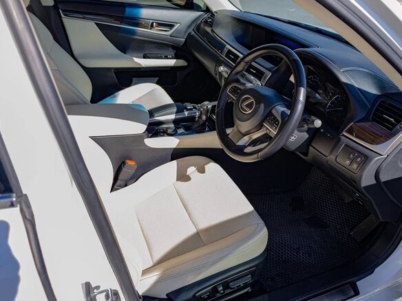 2016 Lexus GS 300h IV Рестайлинг, белый, 3200000 рублей - вид 7