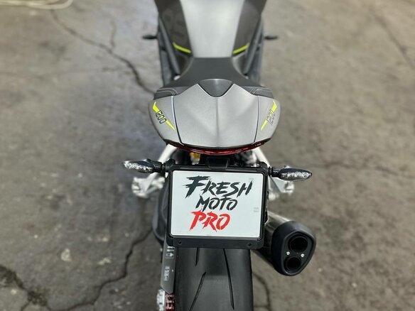 2021 Triumph Speed Triple, серый, 1520000 рублей - вид 6