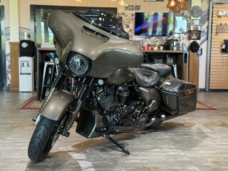 2021 Harley-Davidson CVO Street Glide, коричневый, 3350000 рублей, вид 1
