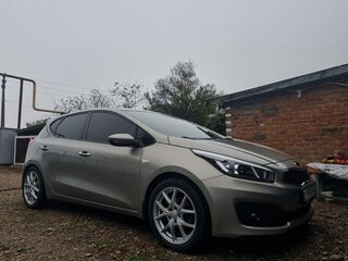 2015 Kia Ceed II Рестайлинг, серебристый, 1230000 рублей, вид 2