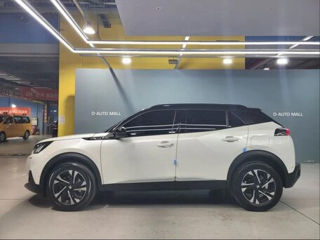 2022 Peugeot 2008 II, белый, 1990000 рублей, вид 4