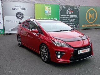 2014 Toyota Prius III Рестайлинг (XW30), красный, 1500000 рублей, вид 2