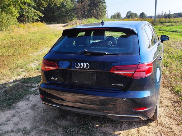 2017 Audi A3 Sportback e-tron III (8V) Рестайлинг, синий, 1550000 рублей - вид 6