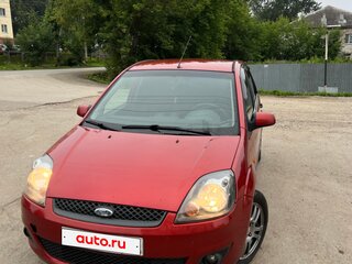 2008 Ford Fiesta Mk5, красный, 290000 рублей, вид 3