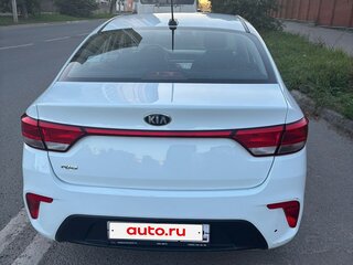 2017 Kia Rio IV, белый, 1050000 рублей, вид 4