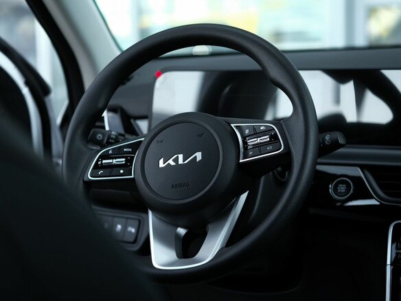 2026 Kia Seltos I Рестайлинг, белый - вид 24