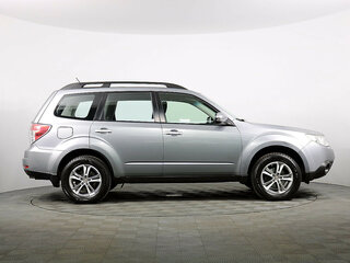 2011 Subaru Forester III Рестайлинг, серебристый, 1350000 рублей, вид 3