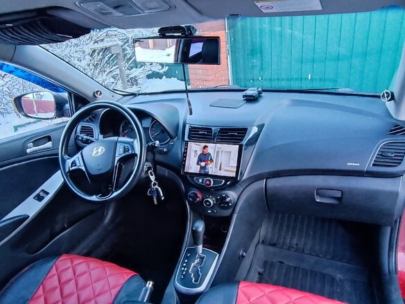 2011 Hyundai Solaris I, красный, 840000 рублей - вид 13