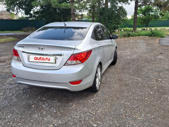 2012 Hyundai Solaris I, серебристый, 1100000 рублей - вид 4
