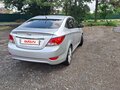 2012 Hyundai Solaris I, серебристый, 1100000 рублей - вид 4