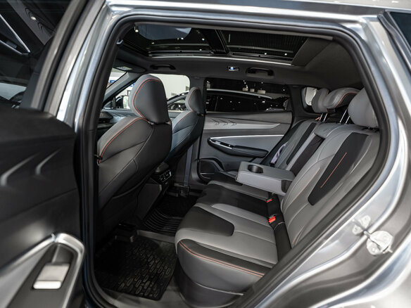 2026 Geely Cityray, серый, 3299990 рублей - вид 8