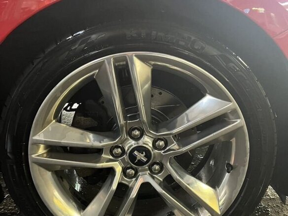 2019 Ford Mustang VI Рестайлинг, красный, 2900000 рублей - вид 18