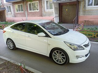 2014 Hyundai Solaris I Рестайлинг, белый, 970000 рублей, вид 2