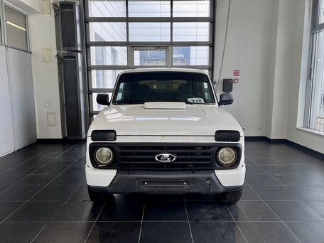 2018 Lada (ВАЗ) 2121 (4x4) I Рестайлинг, белый, 600000 рублей, вид 2
