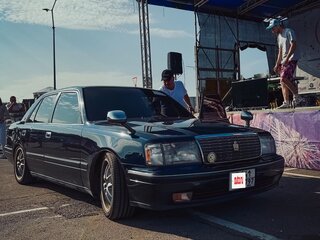 1999 Toyota Crown X (S150), синий, 700000 рублей, вид 1