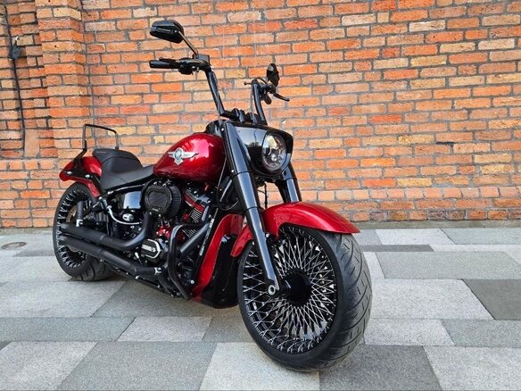 2019 Harley-Davidson Fat Boy, красный, 4000000 рублей - вид 1
