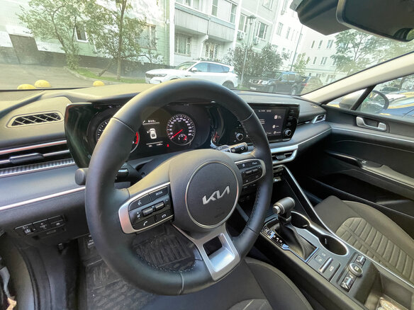 2024 Kia K5 III, серый, 3740000 рублей - вид 10