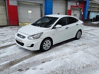 2013 Hyundai Solaris I, белый, 650000 рублей, вид 1