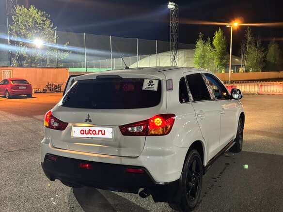 2010 Mitsubishi ASX I, белый, 690000 рублей - вид 4