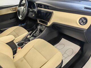 2018 Toyota Corolla XI (E160, E170, E180) Рестайлинг 1, белый, 2300000 рублей, вид 4