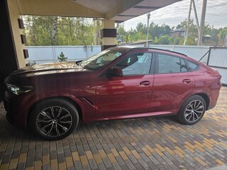2021 BMW X6 40i III (G06), пурпурный, 7800000 рублей, вид 3
