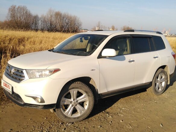 2013 Toyota Highlander II (XU40) Рестайлинг, белый, 2300000 рублей