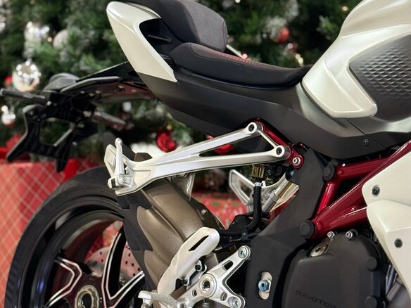 2025 QJMotor SRK 921 RR, белый, 921000 рублей - вид 2