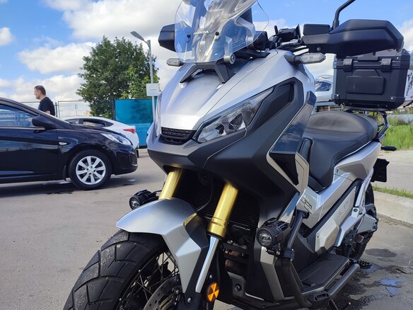 2017 Honda X-ADV, серебристый, 800000 рублей - вид 5