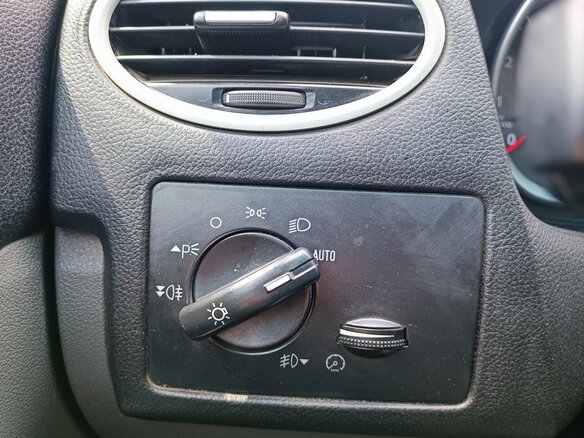 2008 Ford Focus II Рестайлинг, чёрный, 550000 рублей - вид 4