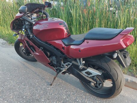 1993 Kawasaki ZXR 750, пурпурный, 200000 рублей, вид 4