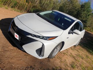 2020 Toyota Prius PHV ZVW52 Prime IV (XW50), белый, 2150000 рублей, вид 2