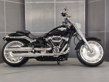 2021 Harley-Davidson Fat Boy, чёрный, 2099000 рублей, вид 1