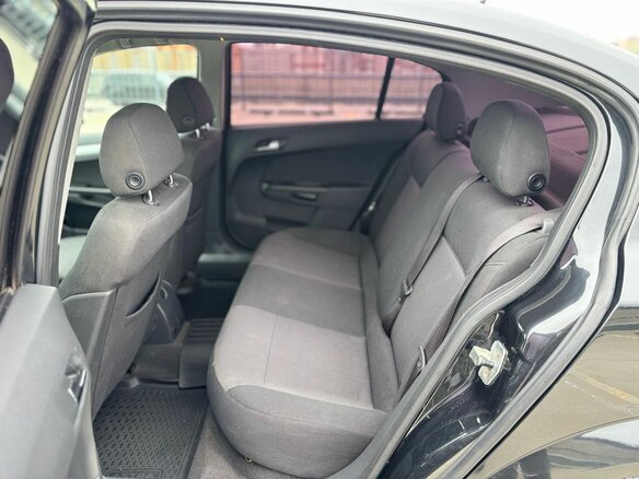 2012 Opel Astra H Рестайлинг, чёрный - вид 14