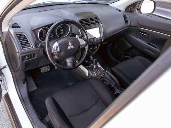 2012 Mitsubishi ASX I, белый, 995000 рублей - вид 12