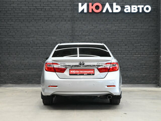 2012 Toyota Camry VII (XV50), серебристый, 1600000 рублей, вид 5